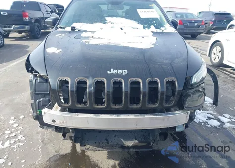 2016 Jeep Cherokee Latitude z USA, uszkodzony, nr VIN 1C4PJLCB1GW376806